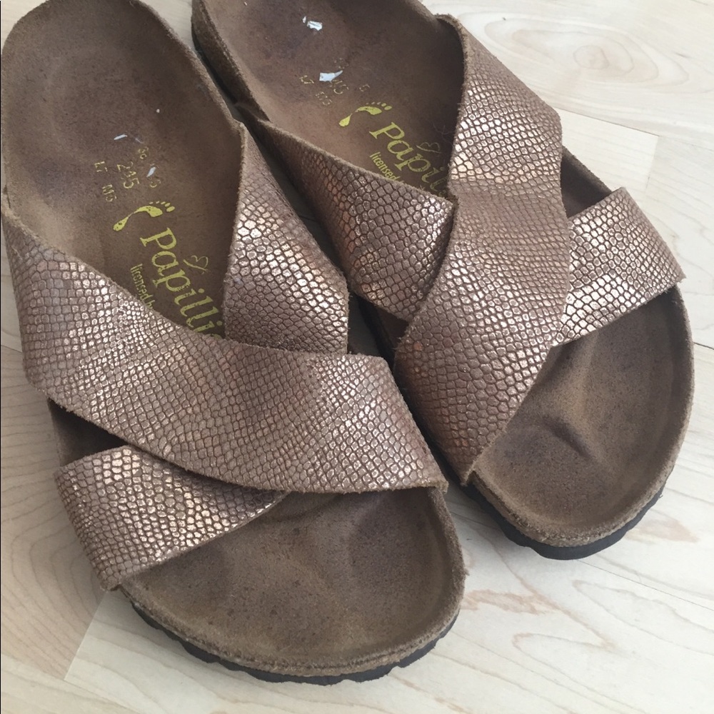 Papillo slip on. Snake skin like texture, pink.